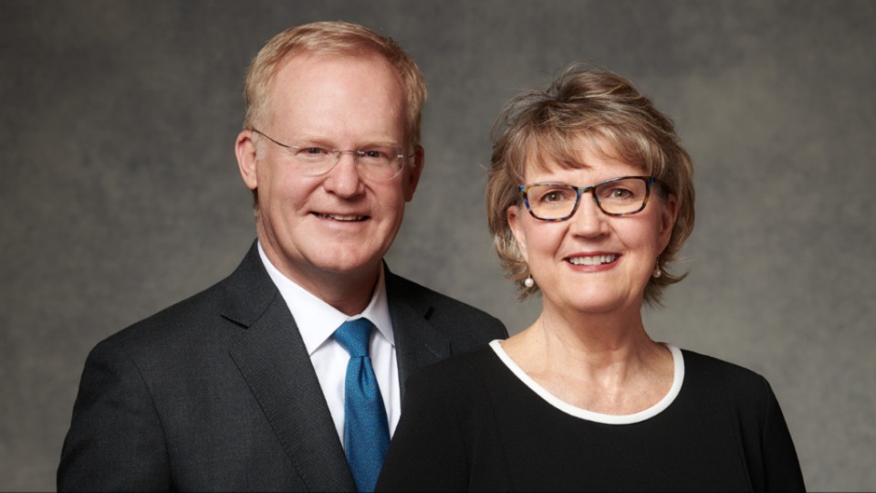 Elder J. Kimo Esplin and his wife Kaye.